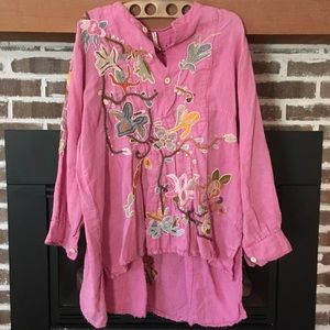 Embroidered fuchsia magnolia pearl top